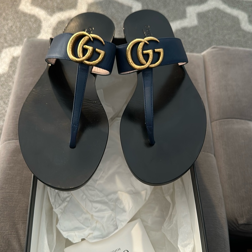 Brand new never worn women’s Gucci Lifford thong sandal